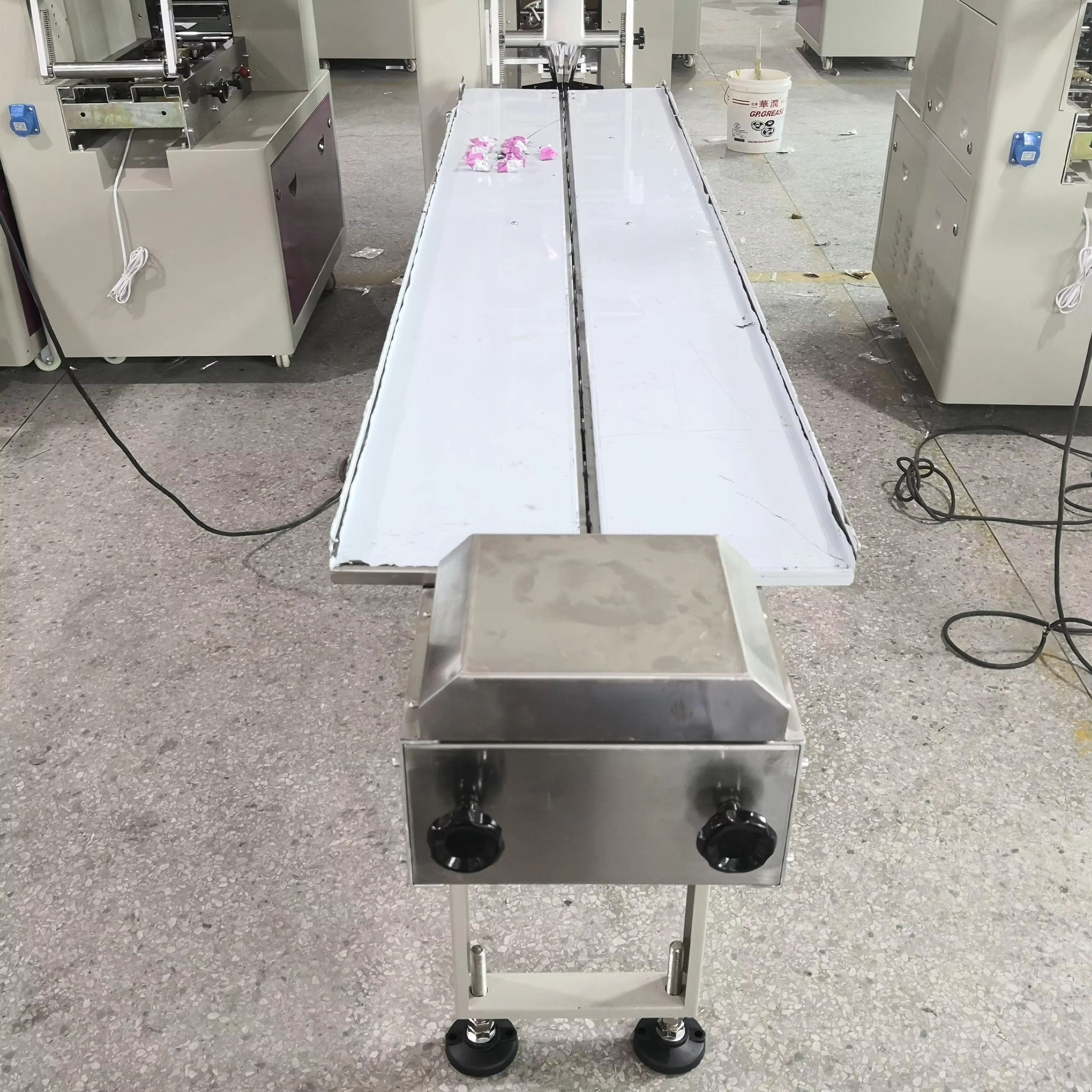Pellet Machinery, Crusher, Mixer, Cooler, Packing MachineAutomatic Pillow Packaging Machine