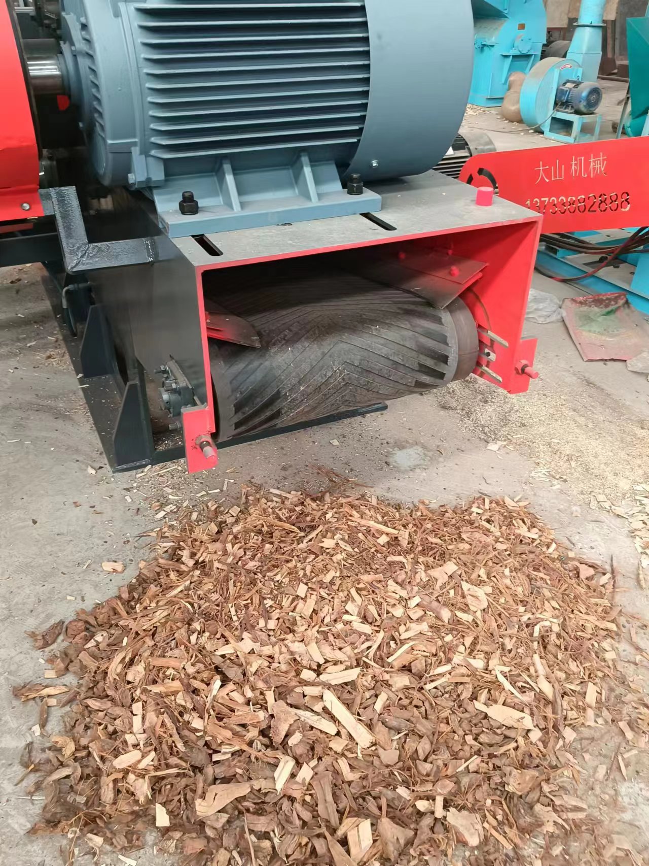 Pellet Machinery, Crusher, Mixer, Cooler, Packing MachineComposite Wood Crusher Machine